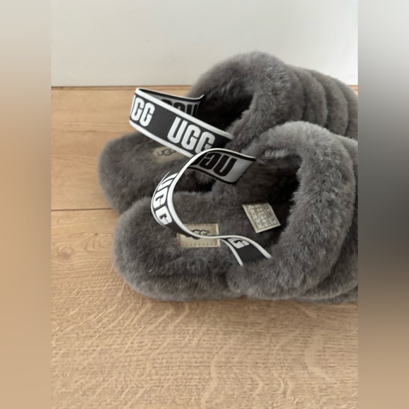 UGG Fluff Yeah Slide Slippers Charcoal Gray Shearling Platform Sandals Size 10 - Picture 4 of 8